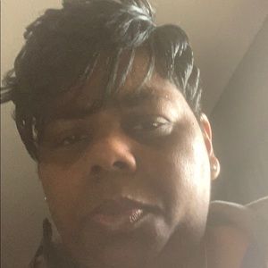 Meet your Posher, Monique